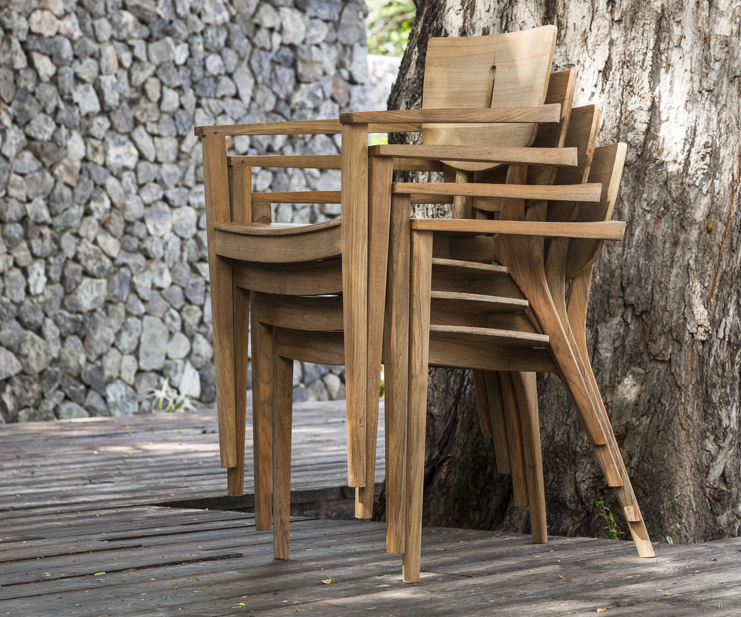 Exklusiver Oasiq Diuna Teak Design Armlehnenstuhl stapelbar