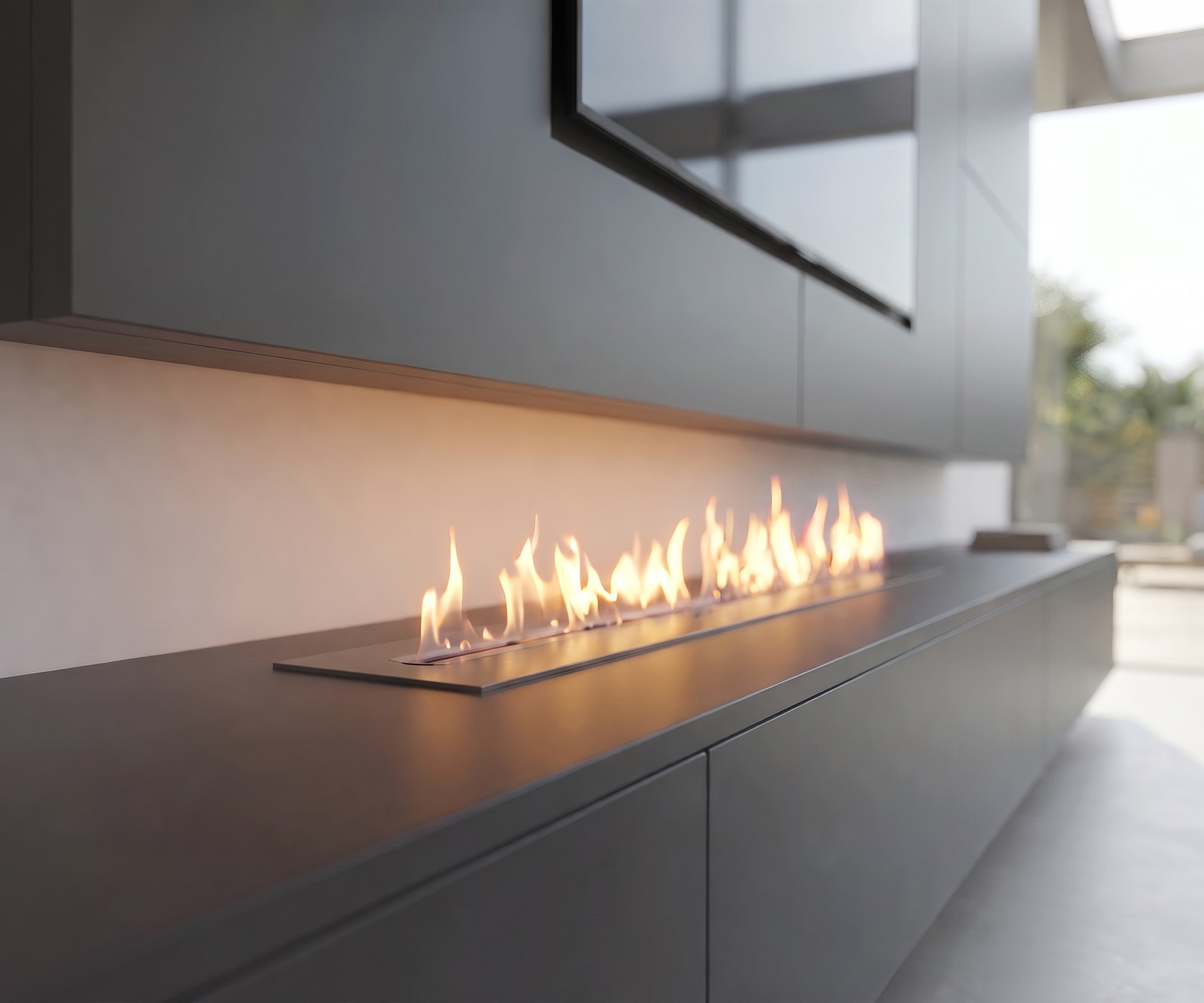 Livitalia C102 TV Wall Unit with Fireplace Livitalia C102 TV wall unit with fireplace: Floating dark grey lowboard in a modern living room.