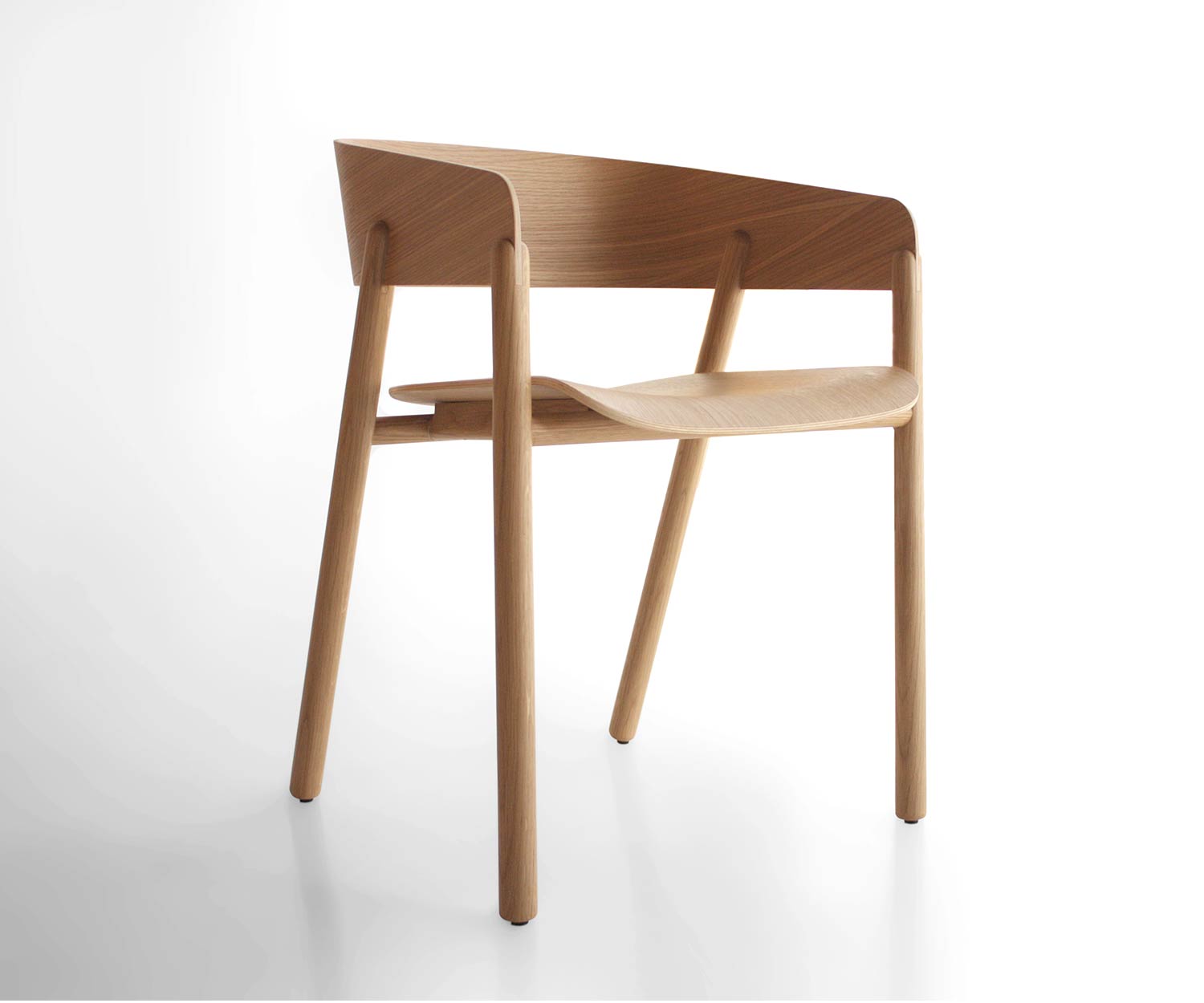 Punt Mava designer oak chair with veneered armrests