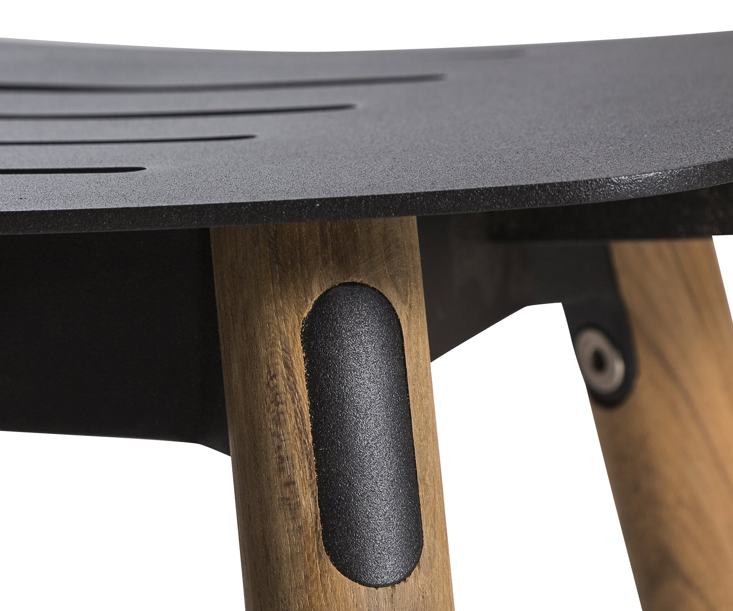Hochwertiger Oasiq Coco Design Stuhl Teak Detail Beine und Sitzfläche
