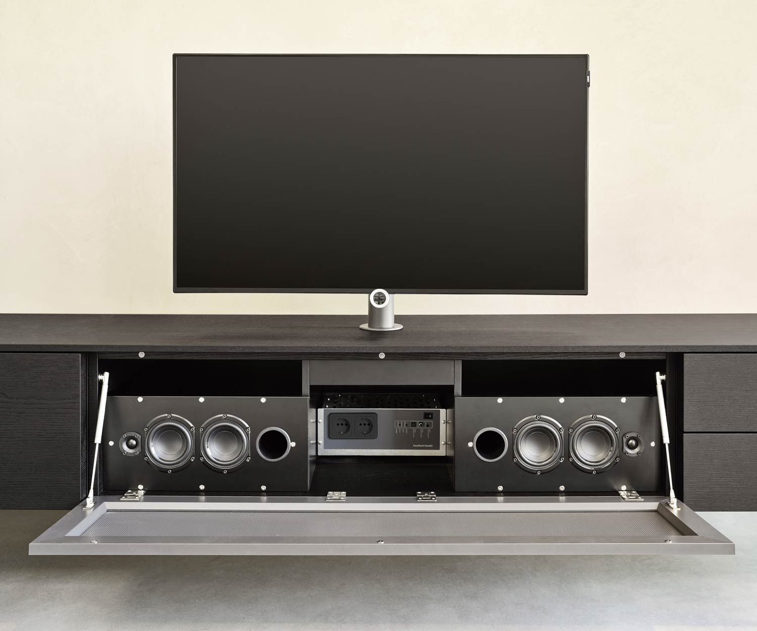 Moderne Livitalia Audio Design Wohnwand C51 mit integrierten Lautsprechern