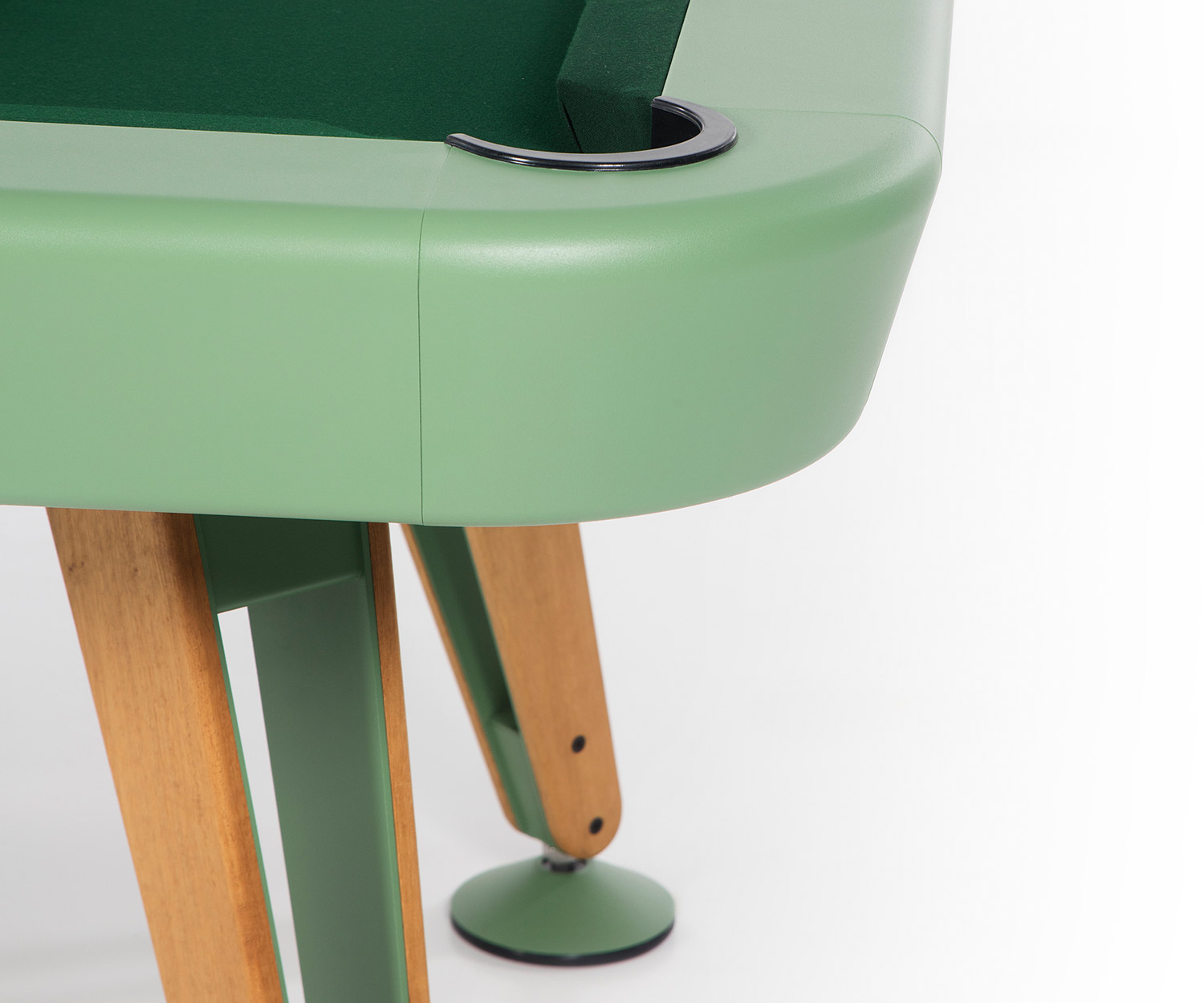 Diagonal corner pool table from RS Barcelona in detail with fabric cover and green lacquer finish