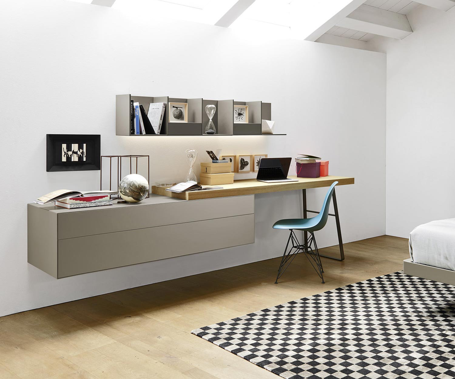 Ecletto hanging chest of drawers from Livitalia angled view light grey carcase Ecletto hanging chest of drawers from Livitalia angled view light grey carcase