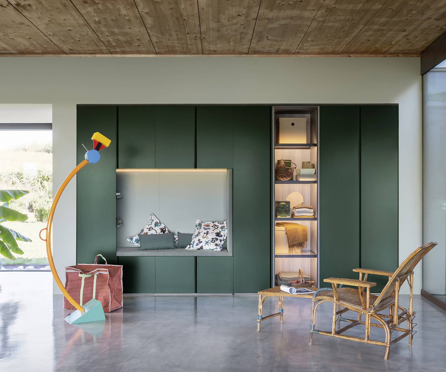 Moderner Novamobili Gola Designer Kleiderschrank mit Sitzbank Moderner Novamobili Gola Designer Kleiderschrank mit Sitzbank