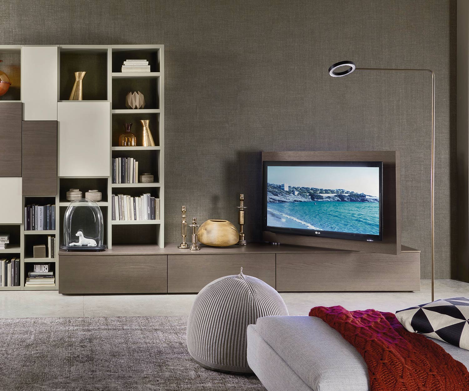 Exclusive Livitalia Vision design lowboard with 90° swivelling TV panel Exclusive Livitalia Vision design lowboard with 90° swivelling TV panel