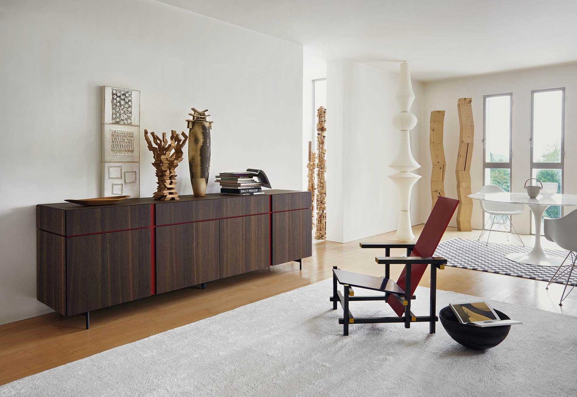 Design Holz Sideboard mit roter Hohlkehle
