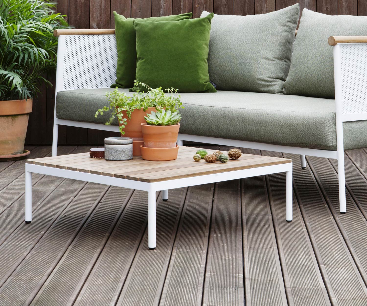 Exklusiver Oasiq Riad Design Beistelltisch mit Teakholz Top Exklusiver Oasiq Riad Design Beistelltisch mit Teakholz Top
