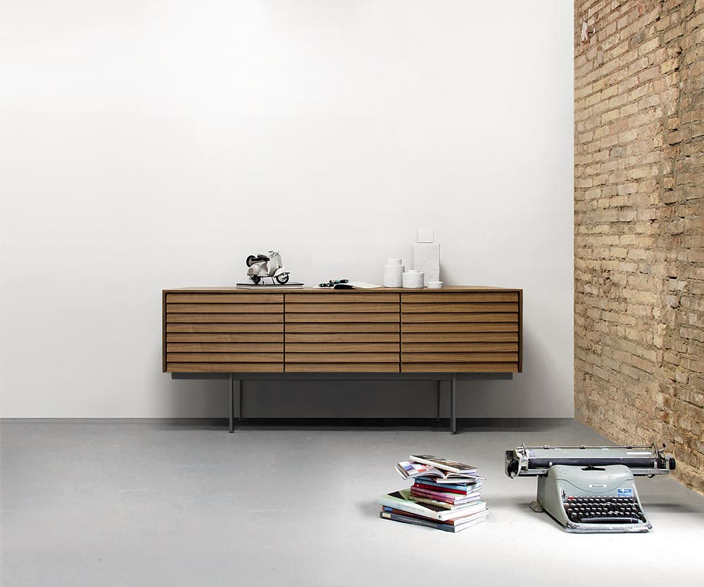 Punt Sussex Sideboard mit Fuesse B177 Super Matt Walnuss