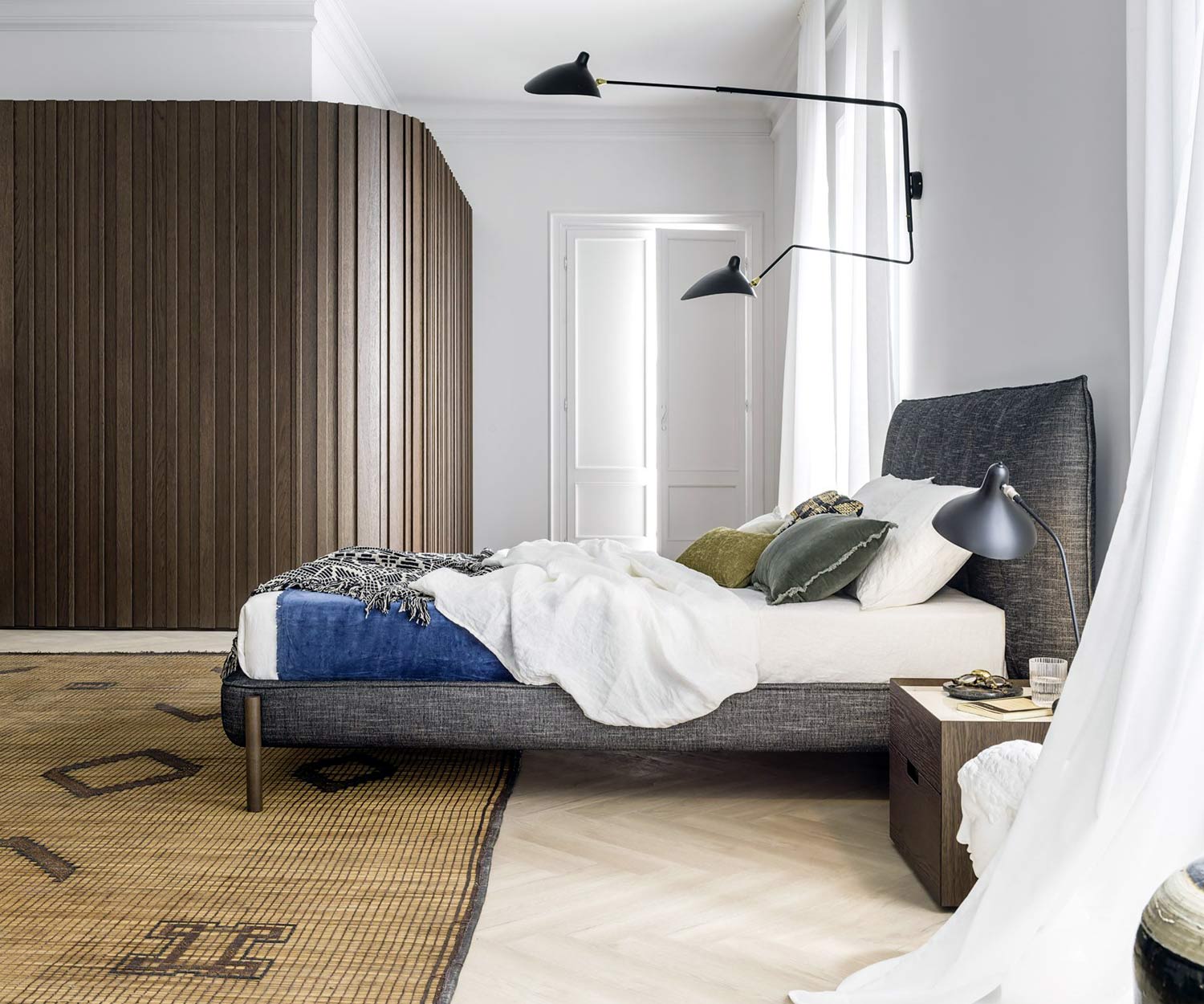 Exklusives Novamobili Design Bett Tufte im Schlafzimmer
