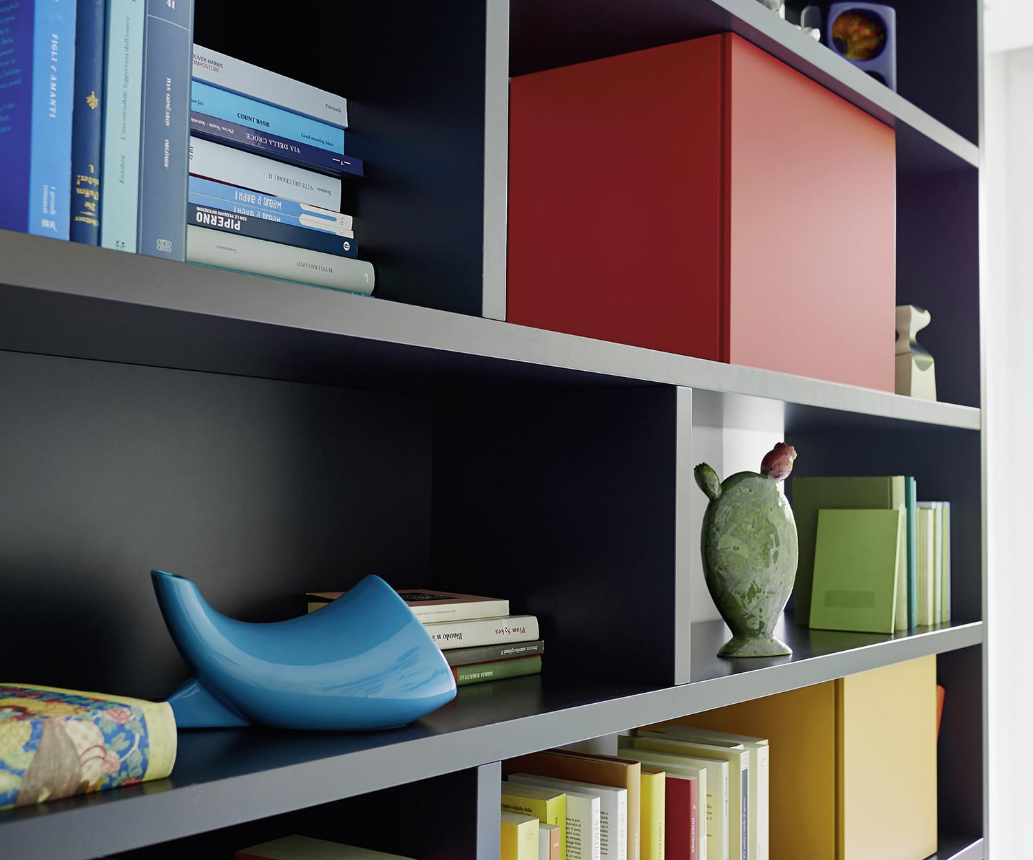 Exclusive Livitalia Design bookshelf C85 in black