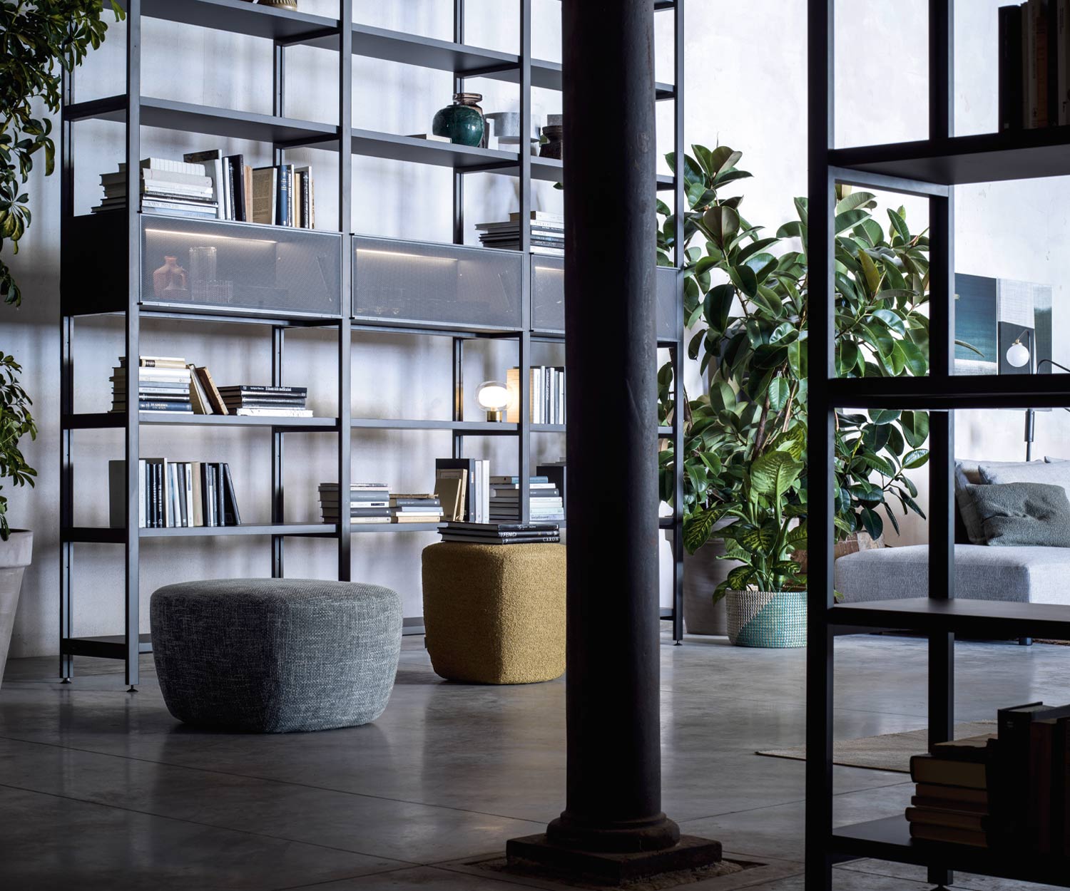 Modern Novamobili Pontile shelf up to the ceiling Modern Novamobili Pontile shelf up to the ceiling