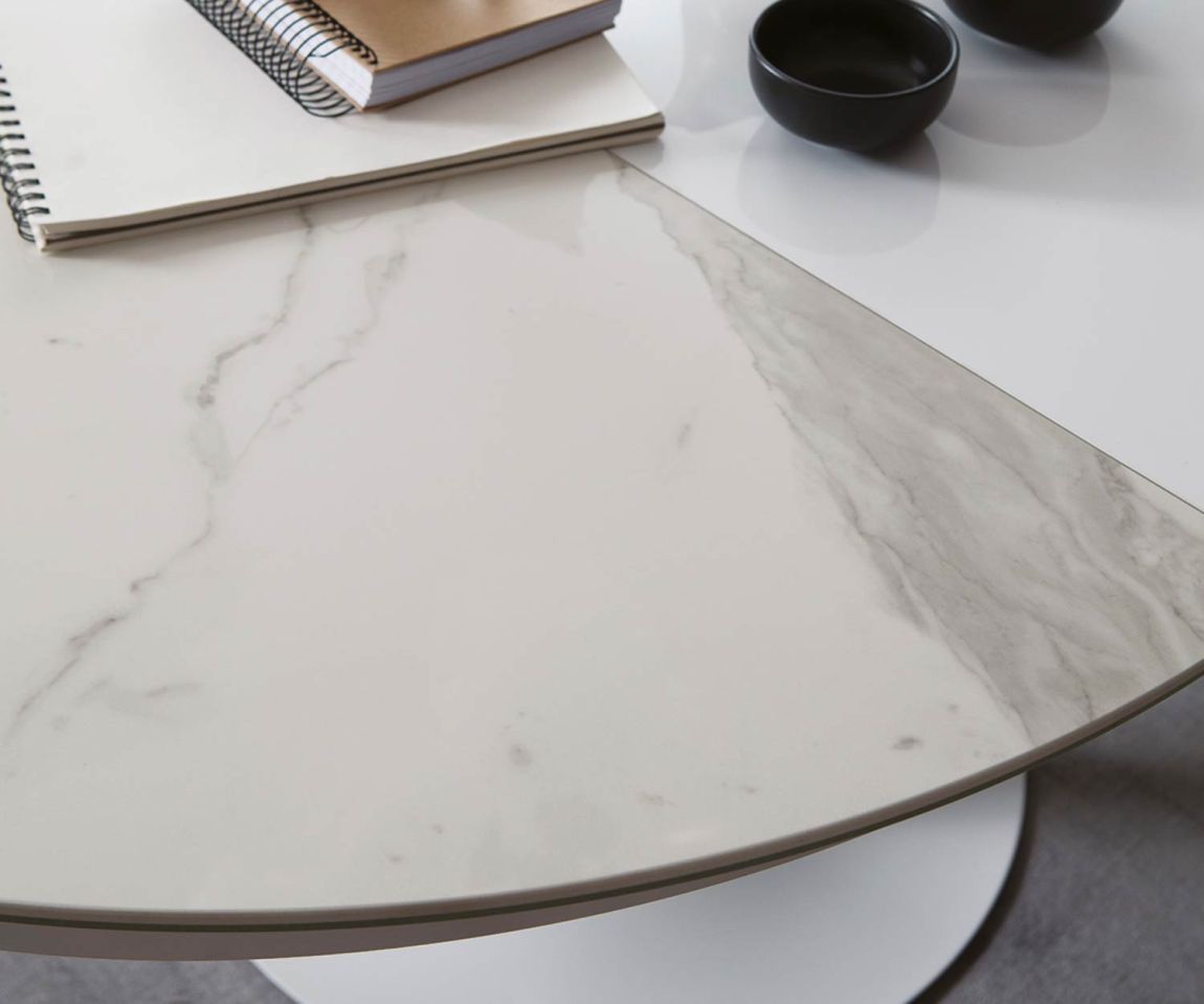 Designer dining table Eclipse from Ozzio Marble glass Calacatta in detail the table top