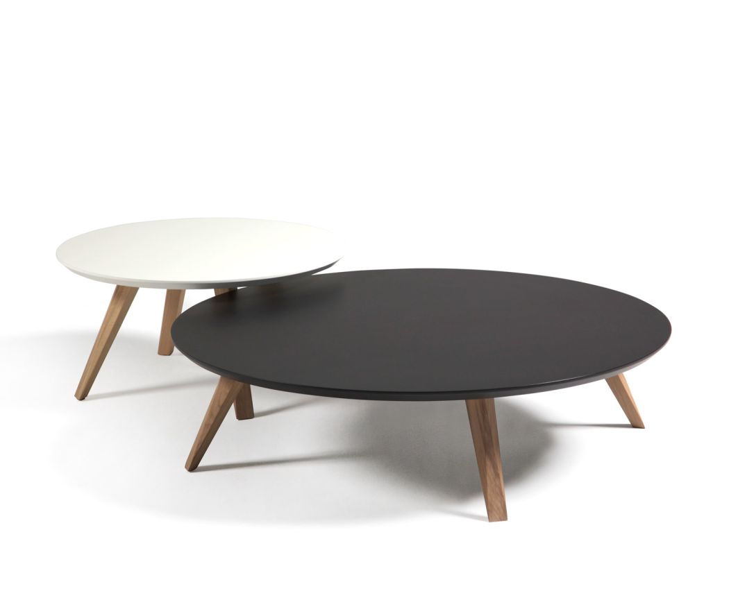 Modern round Prostoria design side table in white and black