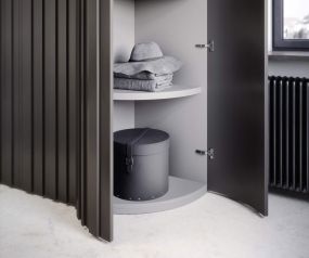 Design wardrobe Alfa Curvo no corners wood dark rustic modern luxury
