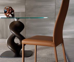 Ozzio Blitz cognac leather chair