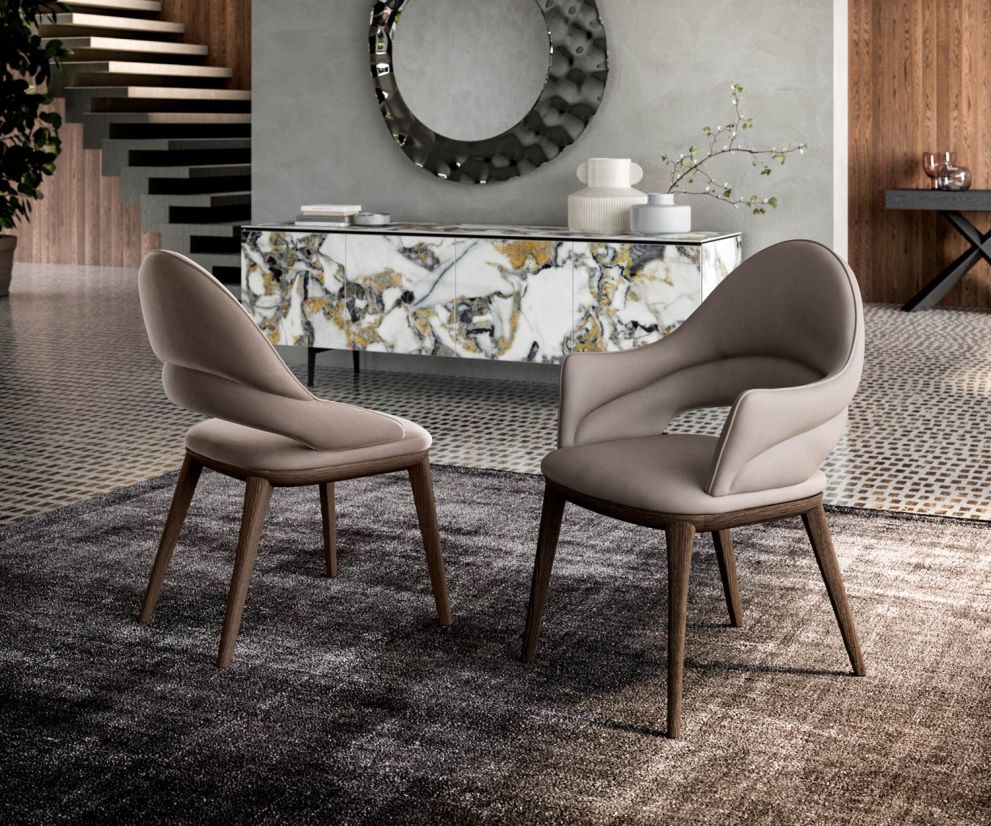 Modern upholstered chair with soft grey upholstery in black oak Carbone