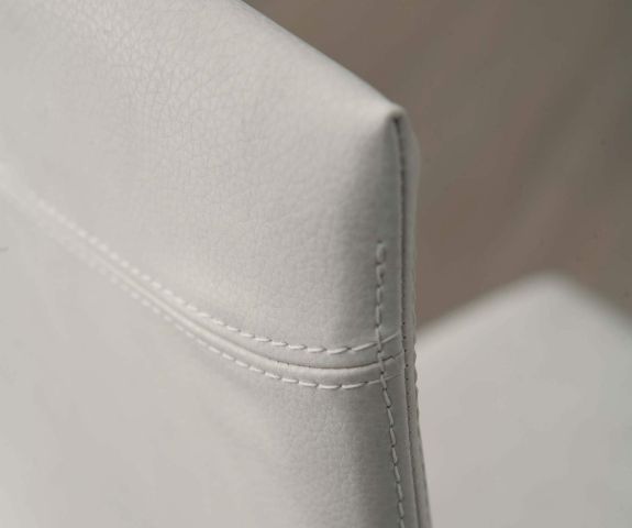 Ozzio Leather chair Blitz white