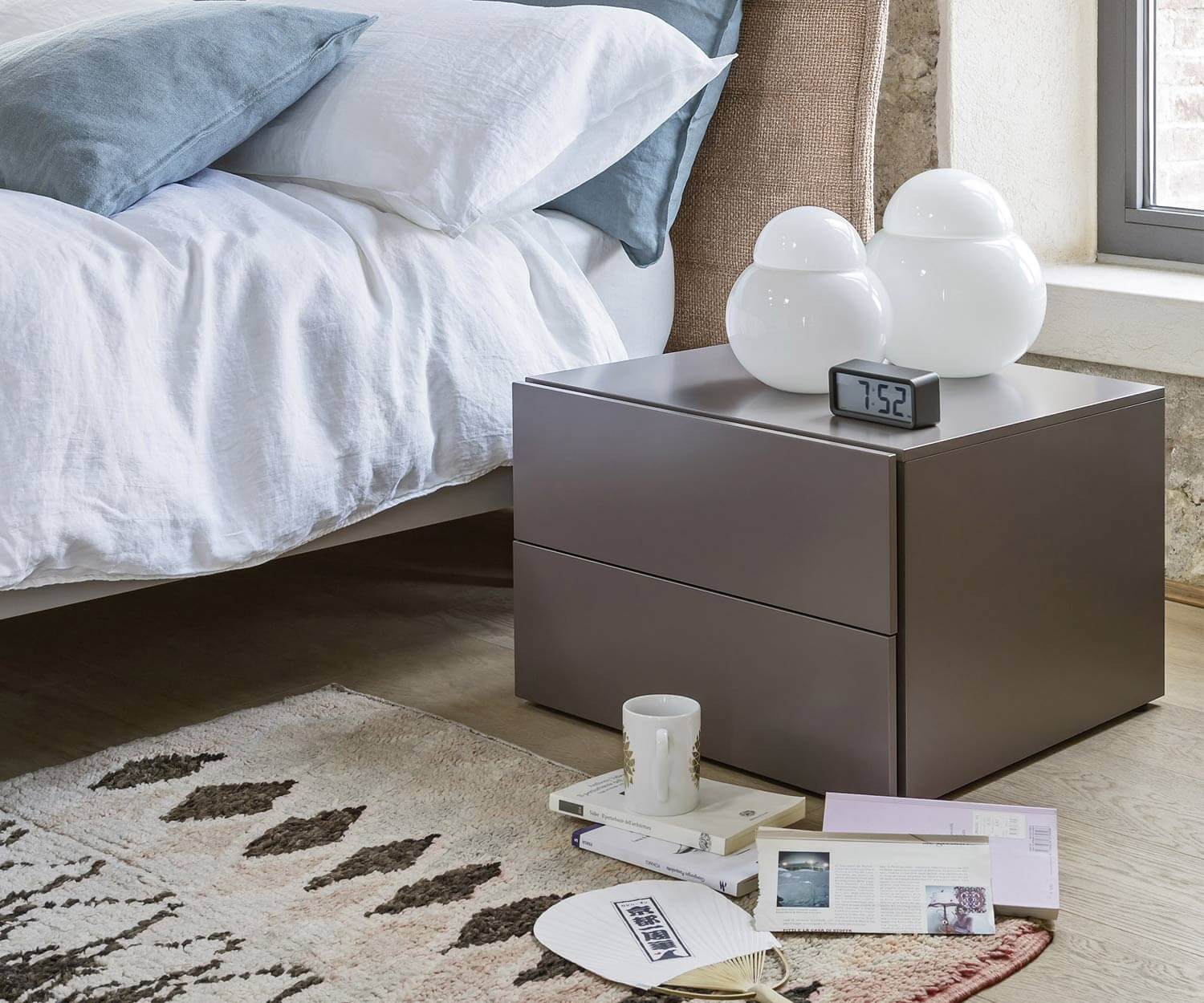 Modern Novamobili Design bedside cabinet Easy 2