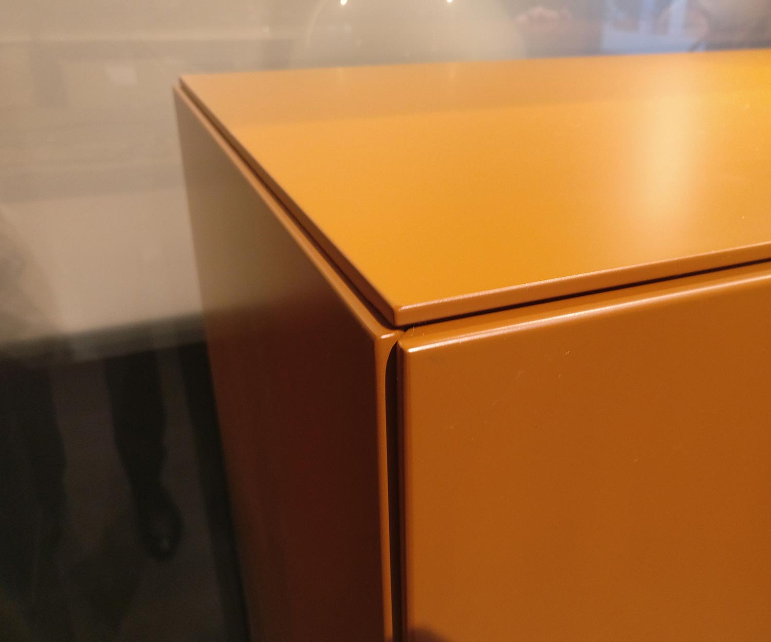 Livitalia Abaco Design highboard in detail the edge profile